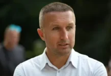 Ескортират Ревански под конвой в Съдебната палата