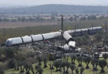 Какво знаем досега за смъртоносната железопътна катастрофа в Испания