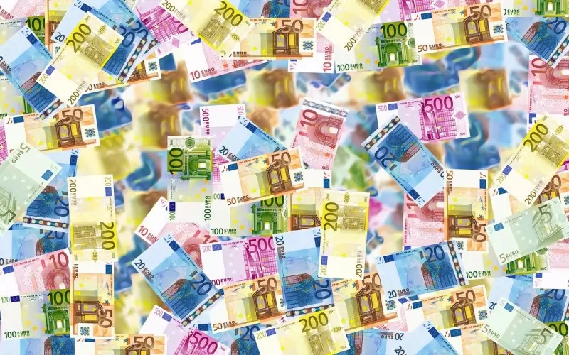 money-cash-bills-currency-496229.jpg