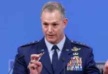 Командващият на НАТО: При нападение ще унищожим всеки и всичко
